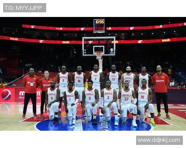 姚明带领中国男篮战胜德国队展现强大实力与团队精神