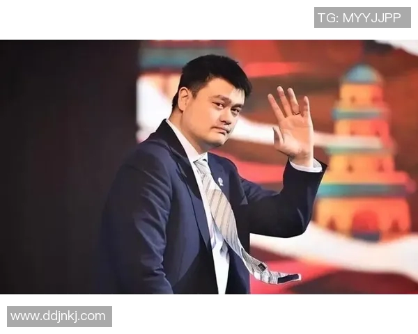 姚明重返浦东篮球场展现风采与激情引发球迷热烈追捧